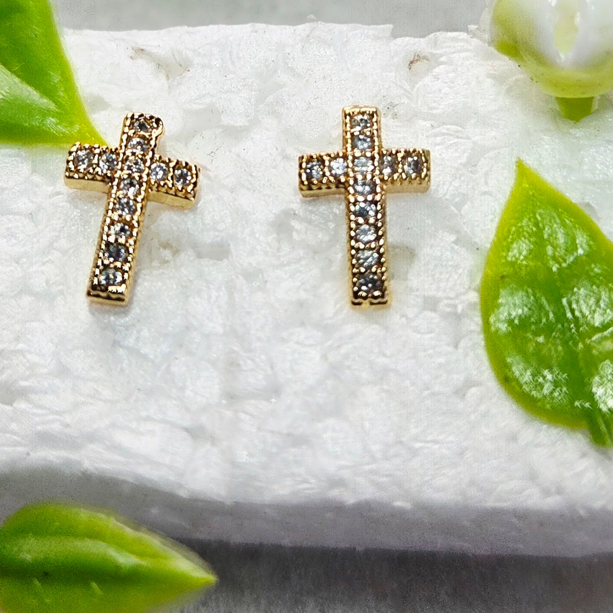 Solitaire Steel Stud Earrings — Design 3