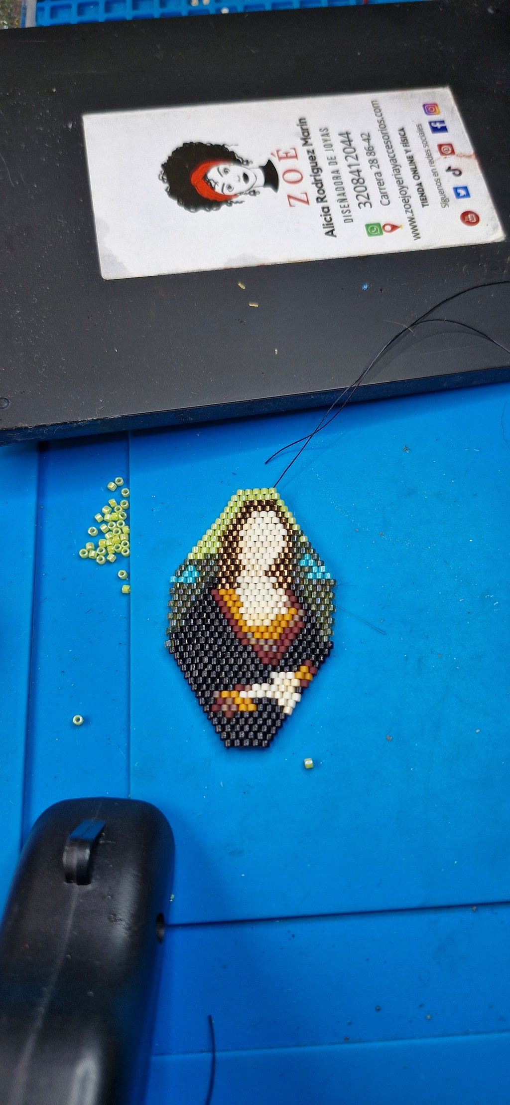 The Mona Lisa hand-woven with Miyuki crystals