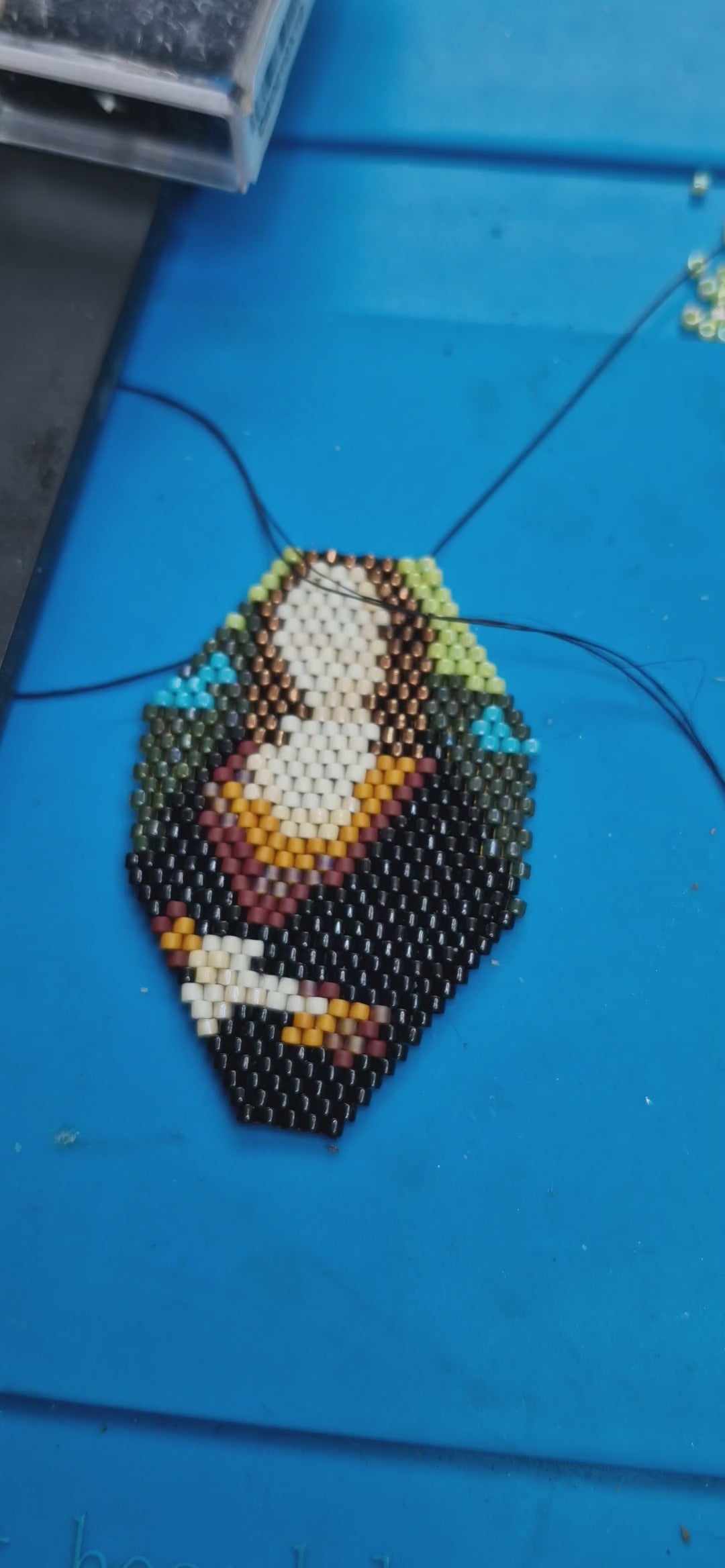 The Mona Lisa hand-woven with Miyuki crystals
